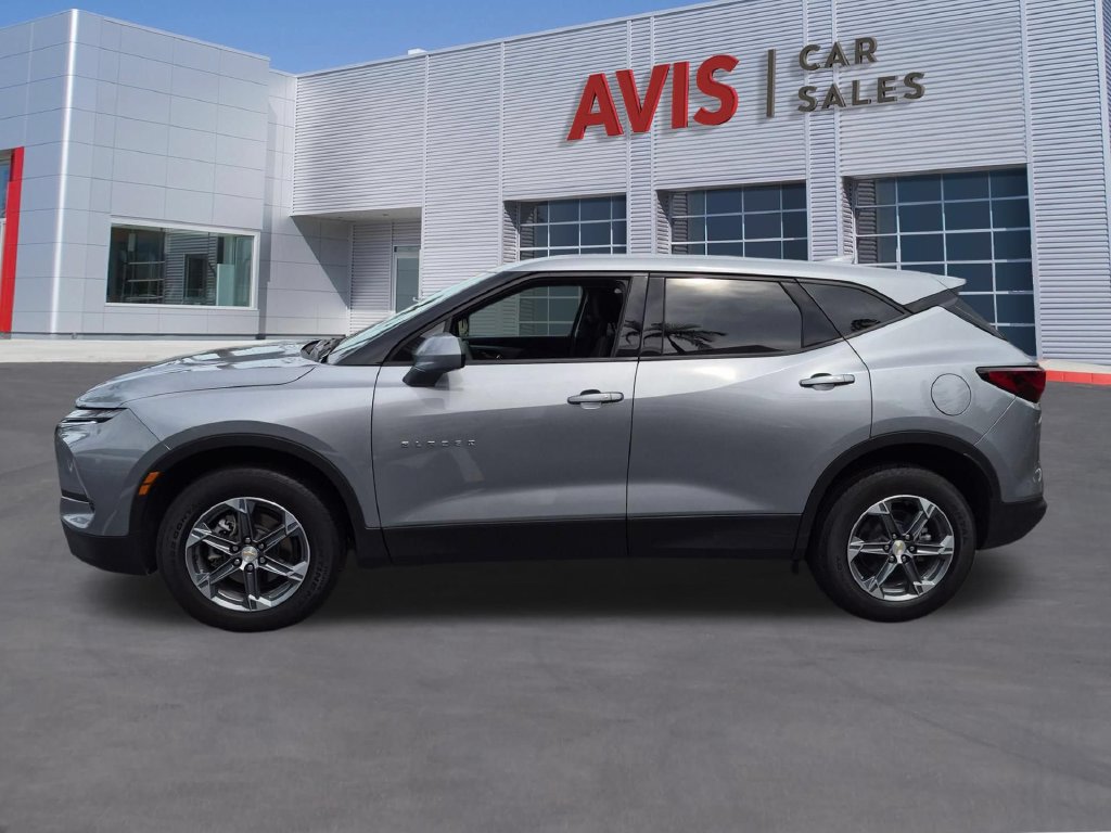 Used 2025 Chevrolet Blazer LT FWD image 10