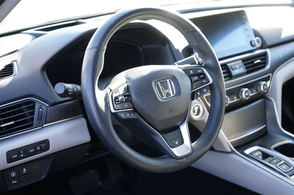 Used 2018 Honda Accord Touring image 14
