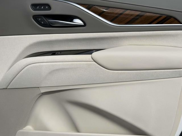 Used 2022 Cadillac Escalade Premium Luxury Platinum AWD/4WD image 6