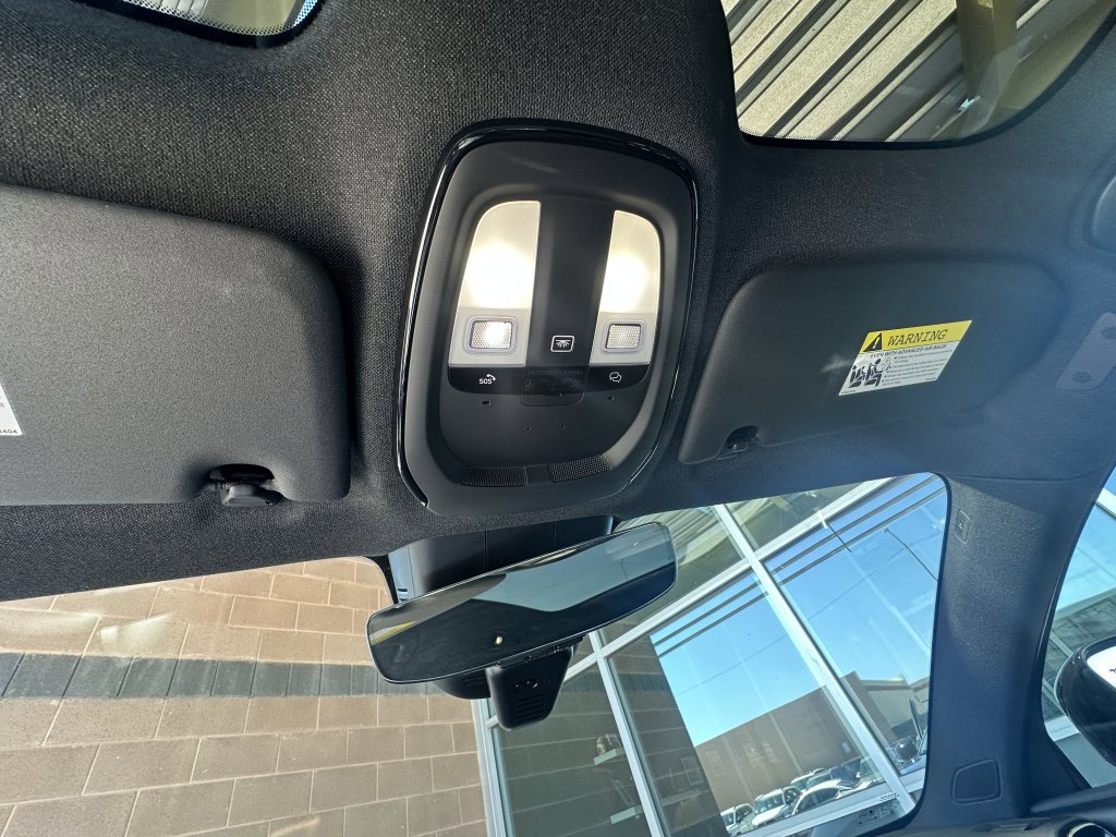 Used 2023 Volvo C40 P8 Recharge Ultimate image 27