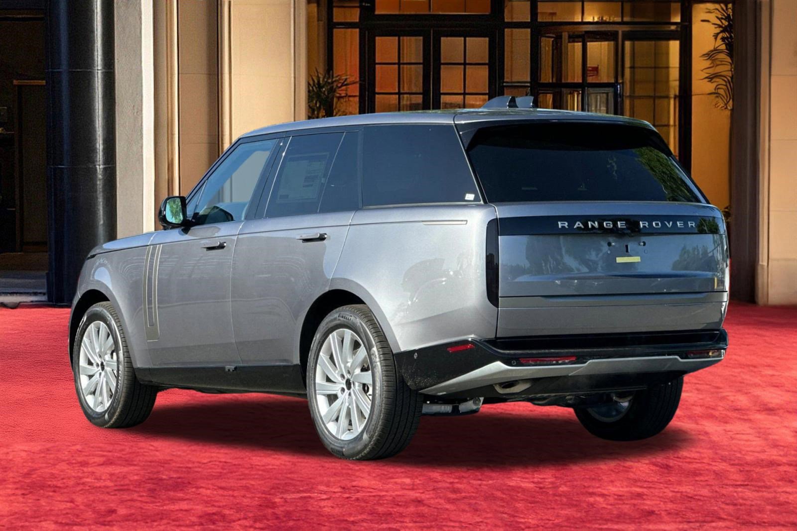 New 2026 Land Rover Range Rover SE AWD/4WD image 3