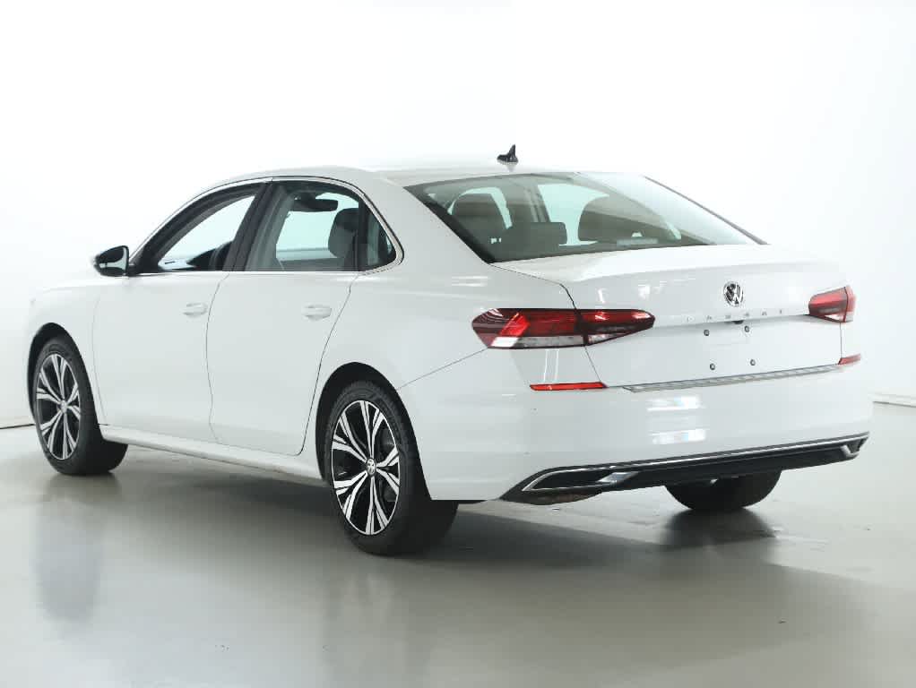Certified 2022 Volkswagen Passat 2.0T SE FWD image 40