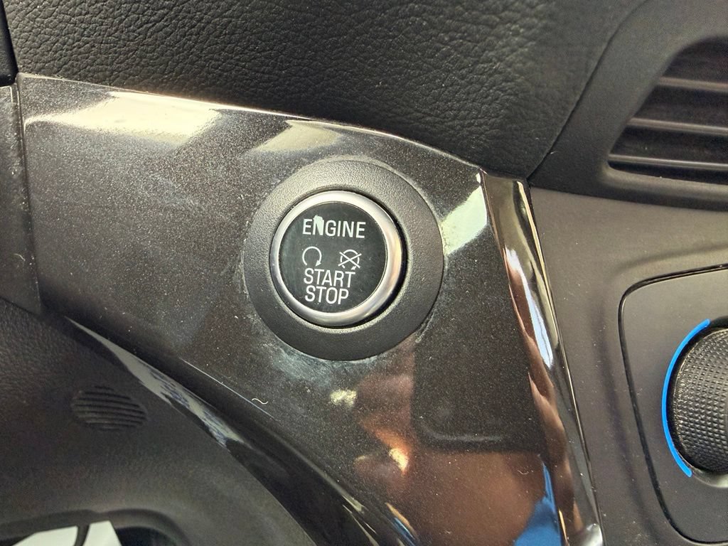 Used 2017 Ford Escape Titanium w/ Equipment Group 301A AWD/4WD image 22