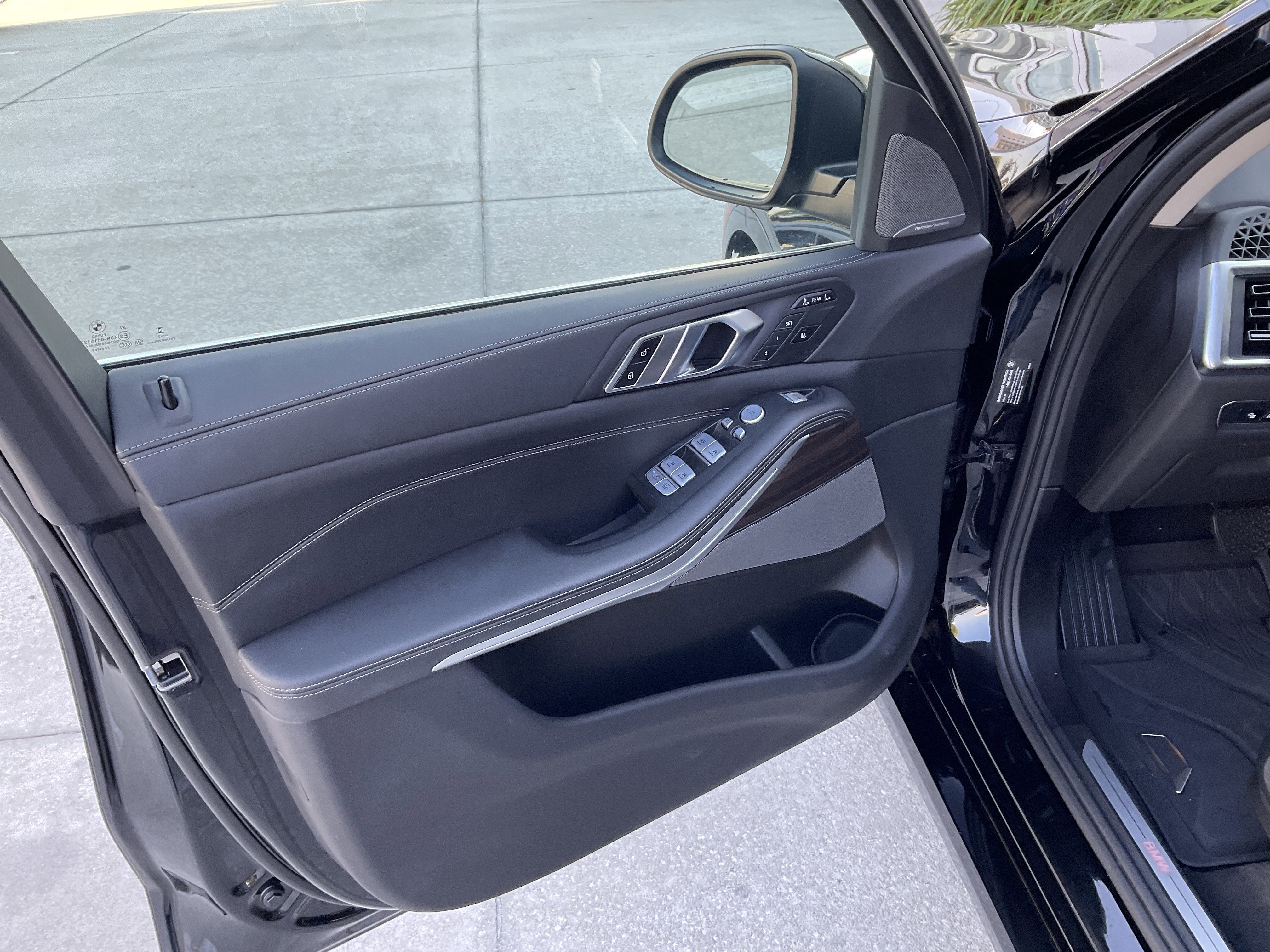 Certified 2024 BMW X7 xDrive40i image 8