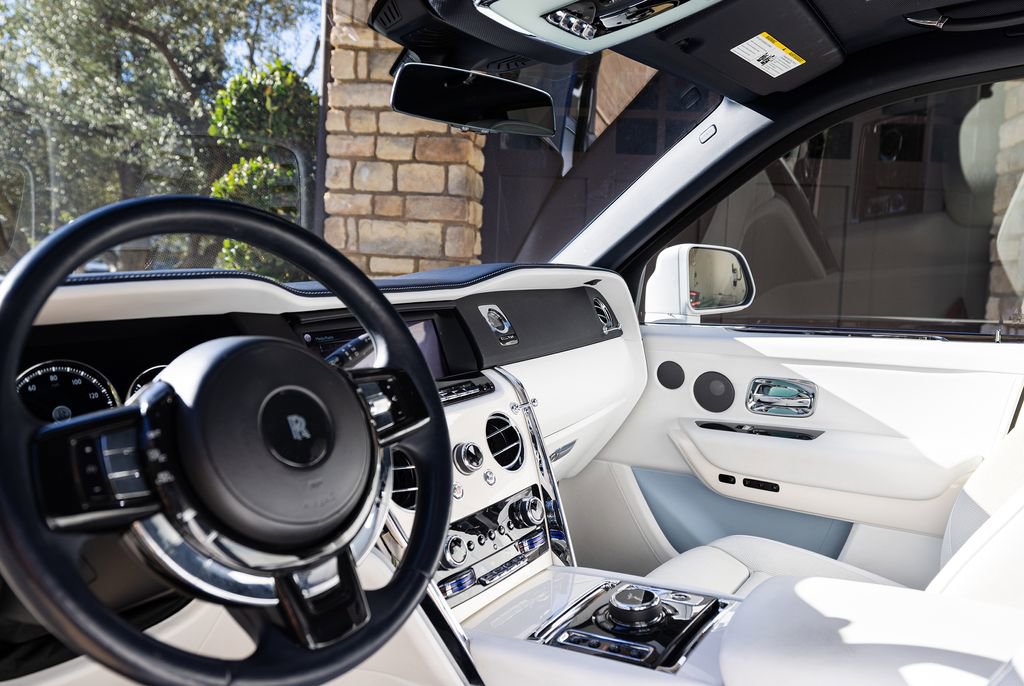 Used 2020 Rolls-Royce Cullinan AWD/4WD image 9