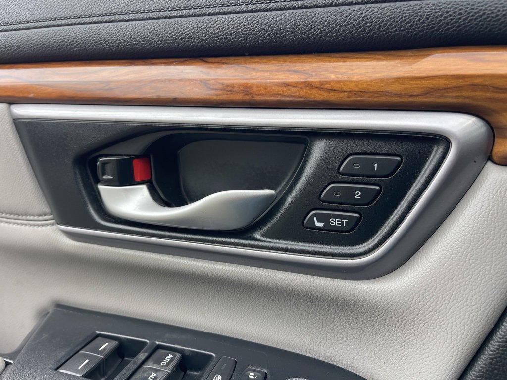 Used 2017 Honda CR-V EX-L image 16