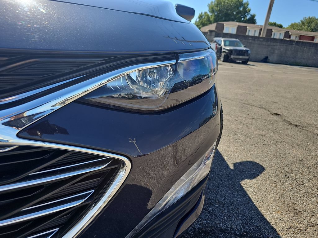 Used 2025 Chevrolet Malibu LT FWD image 30