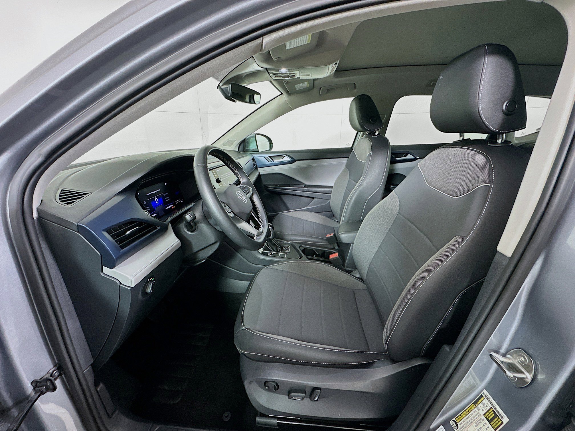 Used 2024 Volkswagen Taos SE image 13