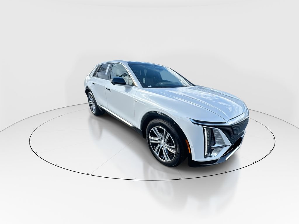 Used 2025 Cadillac Lyriq Luxury w/ LPO, Floor Liner Package image 2