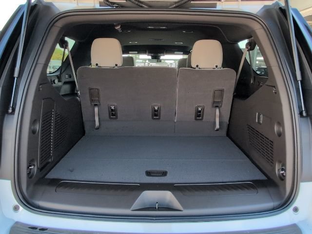 New 2026 Chevrolet Suburban LS RWD image 11