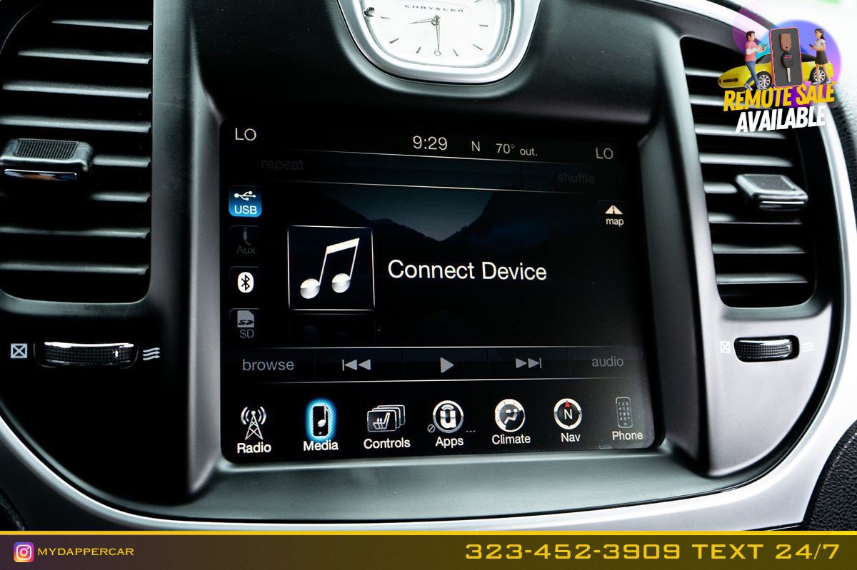 Used 2016 Chrysler 300 C RWD image 31