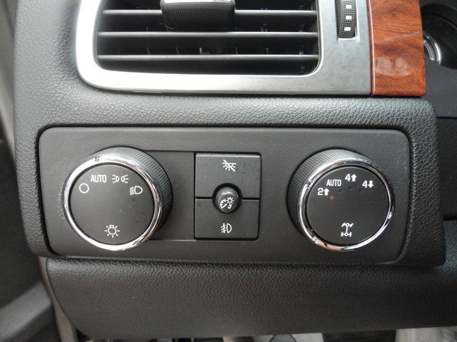 Used 2007 Chevrolet Avalanche LTZ w/ LTZ Preferred Equipment Group AWD/4WD image 16