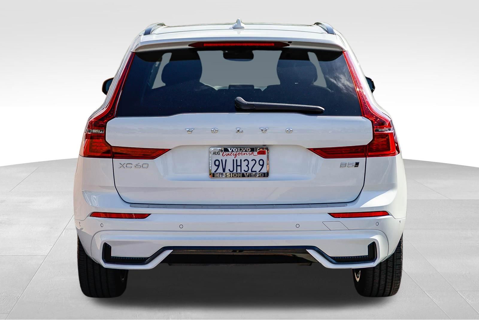 Certified 2026 Volvo XC60 B5 Plus w/ Climate Package PRO AWD/4WD image 7