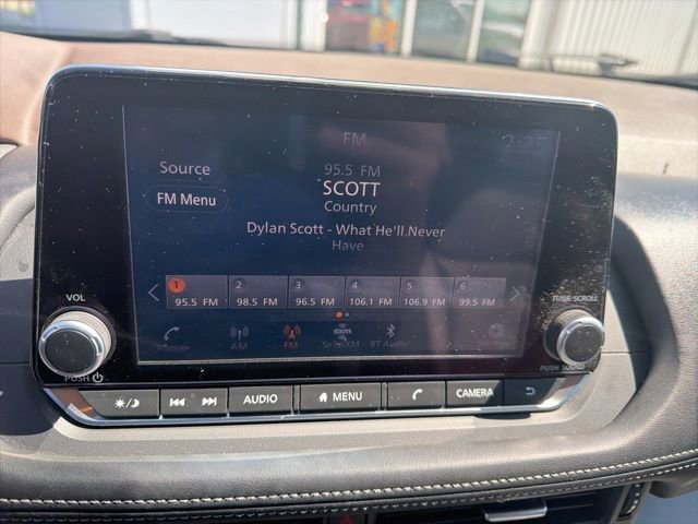 Used 2023 Nissan Rogue SV image 13