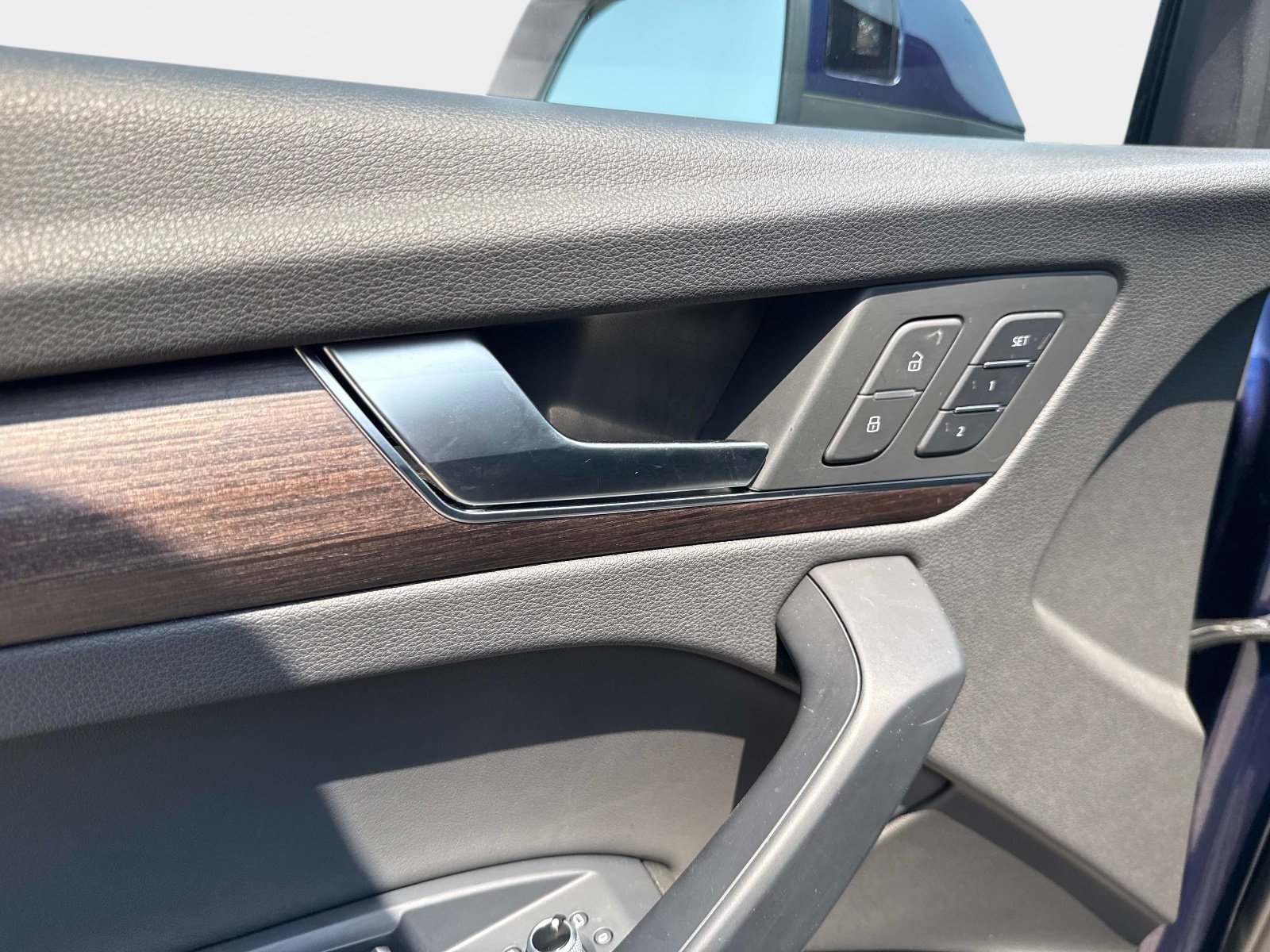 Used 2025 Audi Q5 2.0T Premium w/ Convenience Plus Package image 17