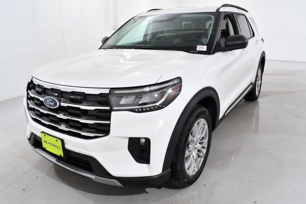 New 2025 Ford Explorer Active w/ Active Comfort Package image 2
