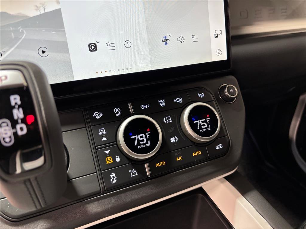 Used 2026 Land Rover Defender 110 X-Dynamic SE image 14