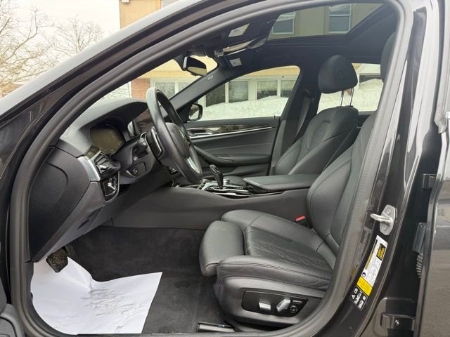 Used 2022 BMW 530i xDrive w/ Convenience Package image 27