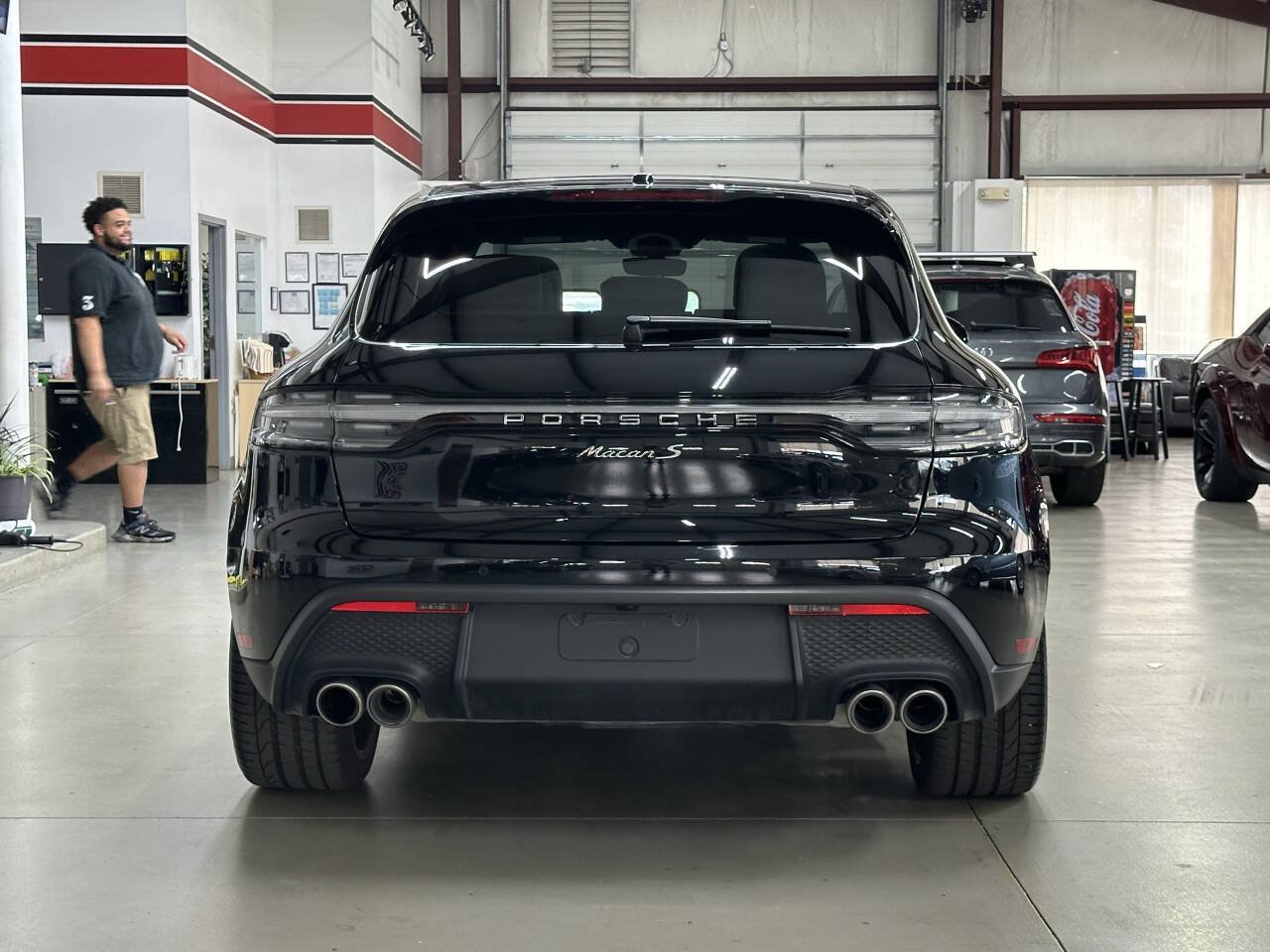 Used 2024 Porsche Macan S AWD/4WD image 3