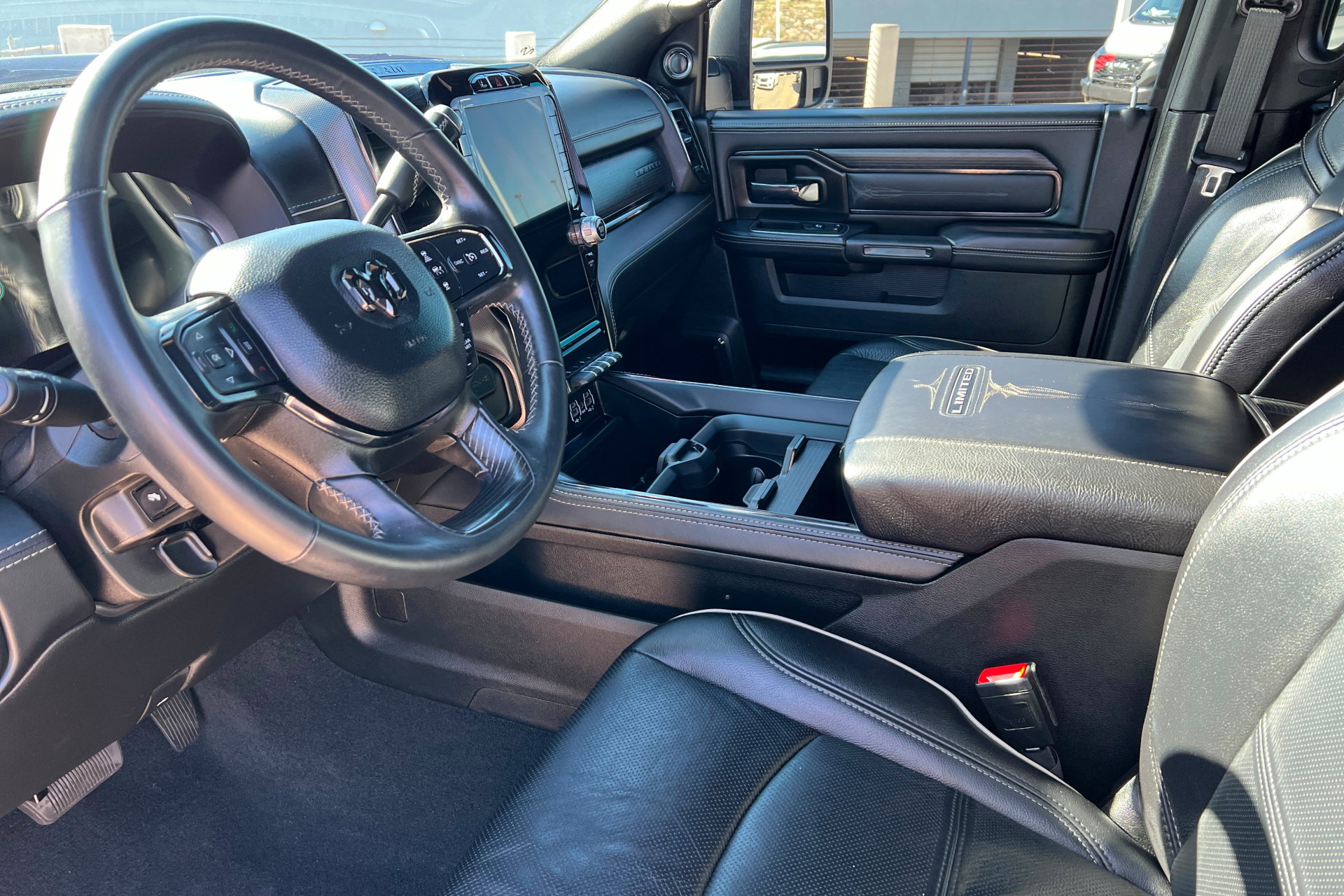 Used 2024 RAM 2500 Limited image 15