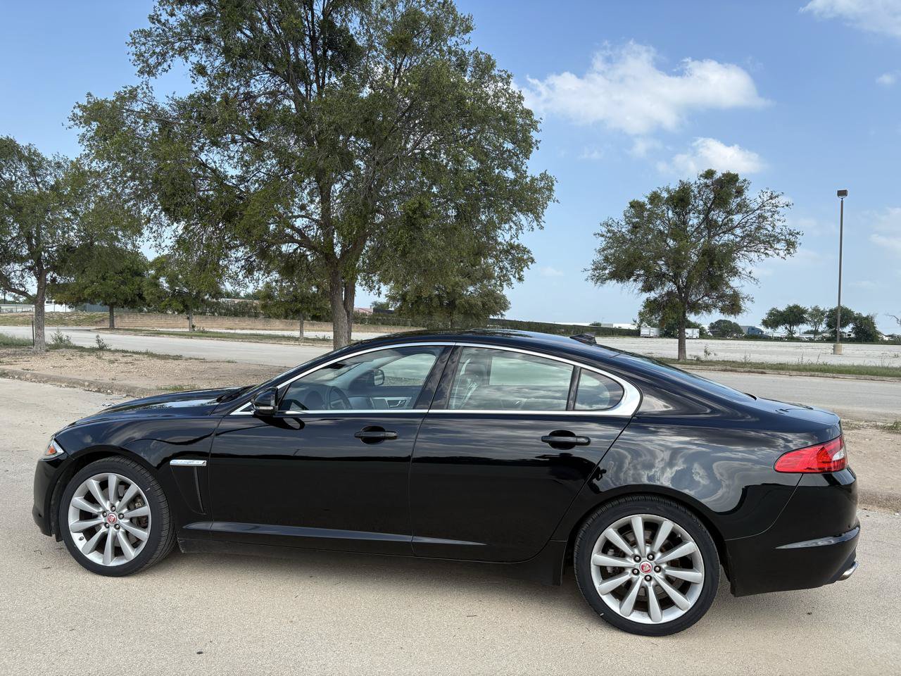 Used 2014 Jaguar XF 3.0 AWD/4WD image 11
