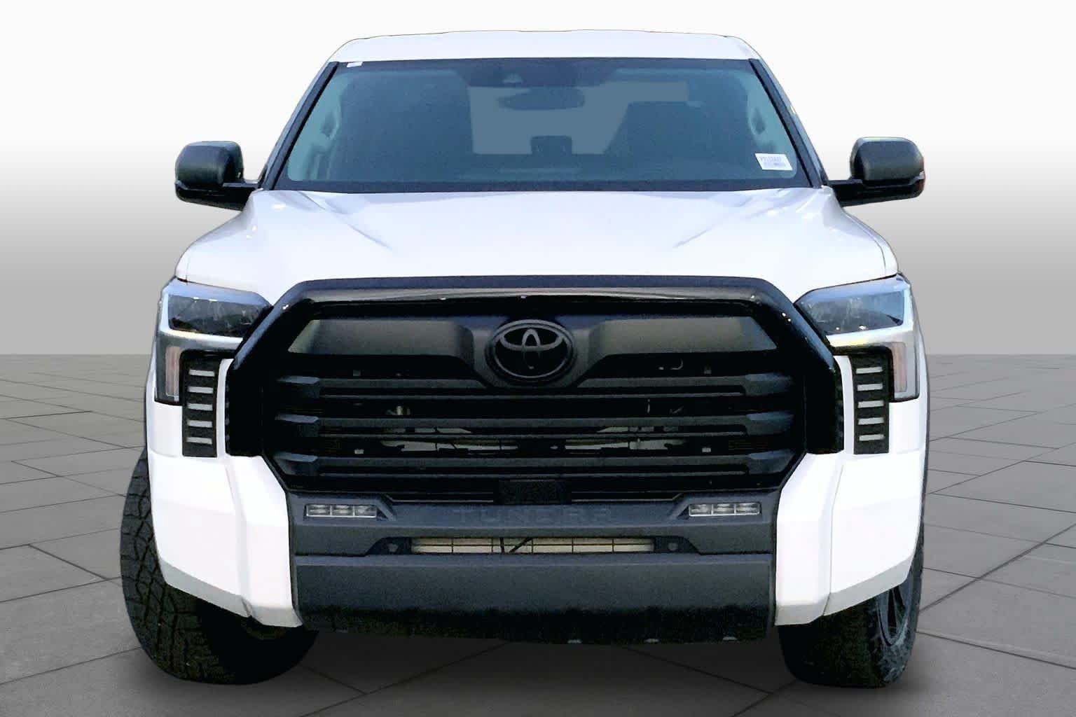 Used 2023 Toyota Tundra SR5 w/ SR5 Convenience Package AWD/4WD image 4