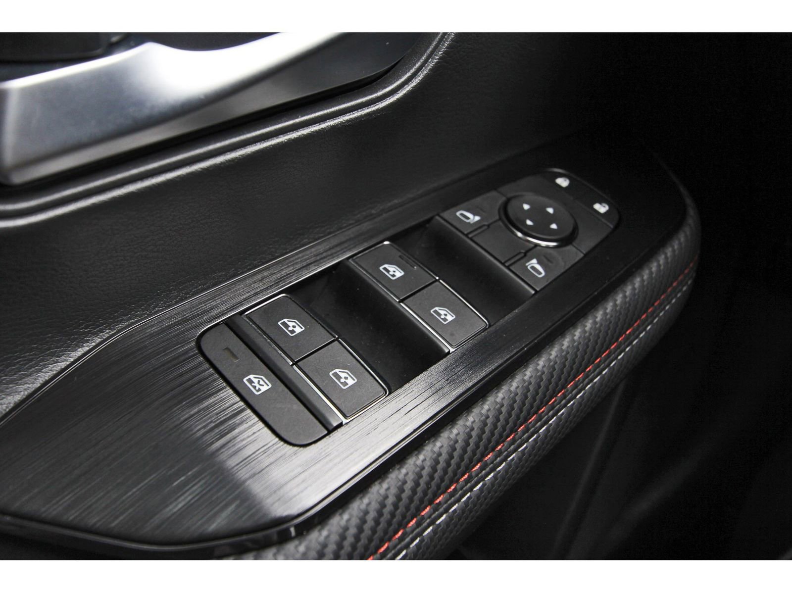 Certified 2025 Nissan Kicks SR FWD image 22