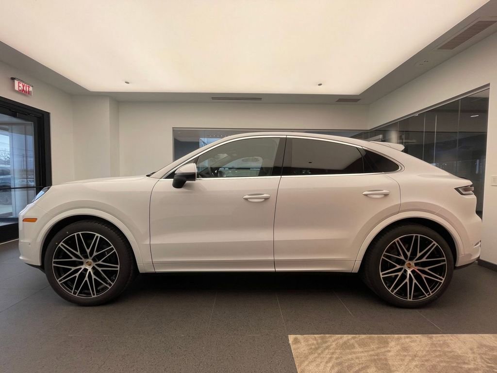 New 2026 Porsche Cayenne Coupe AWD/4WD image 2