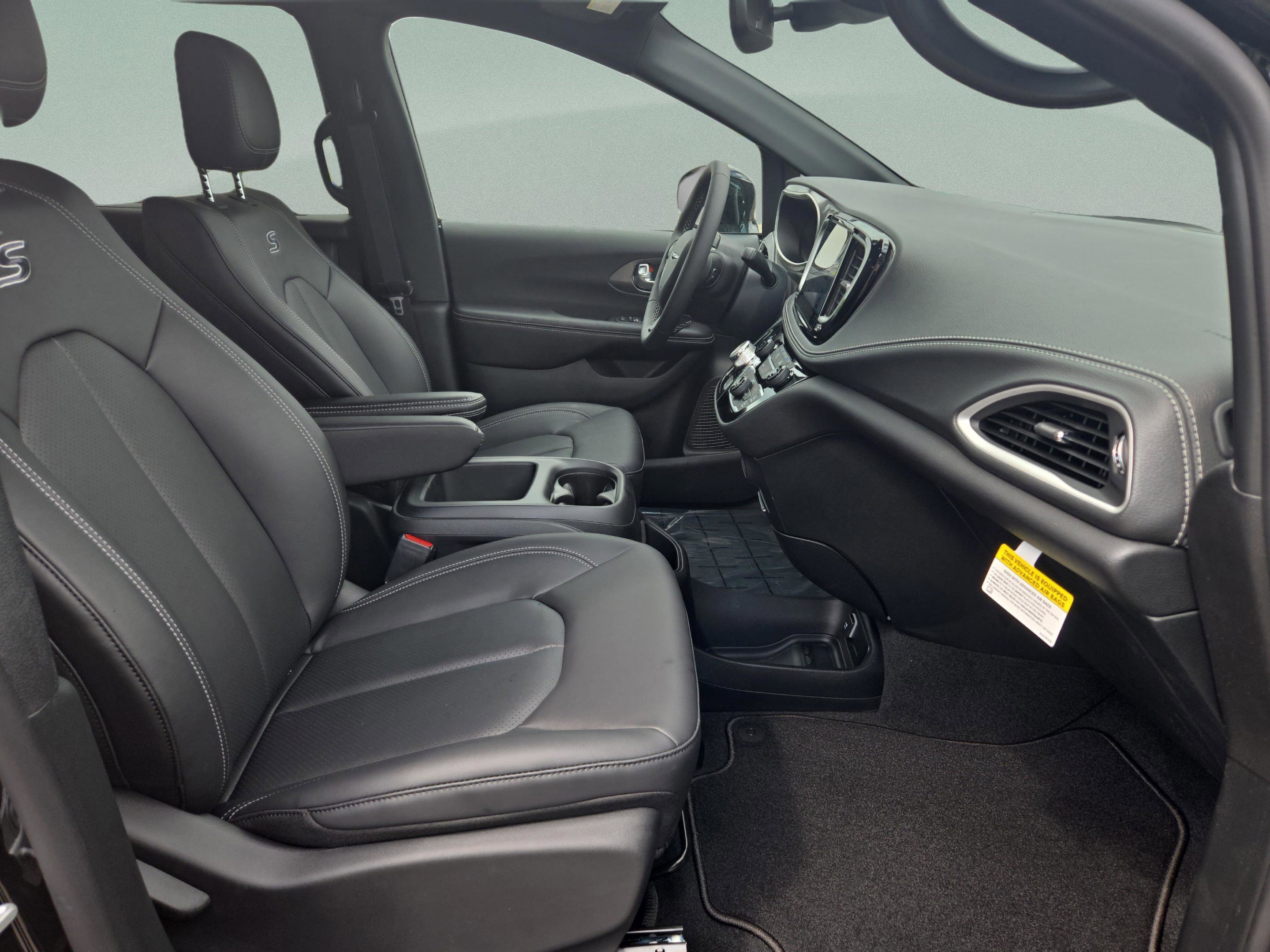 New 2026 Chrysler Pacifica Select image 32