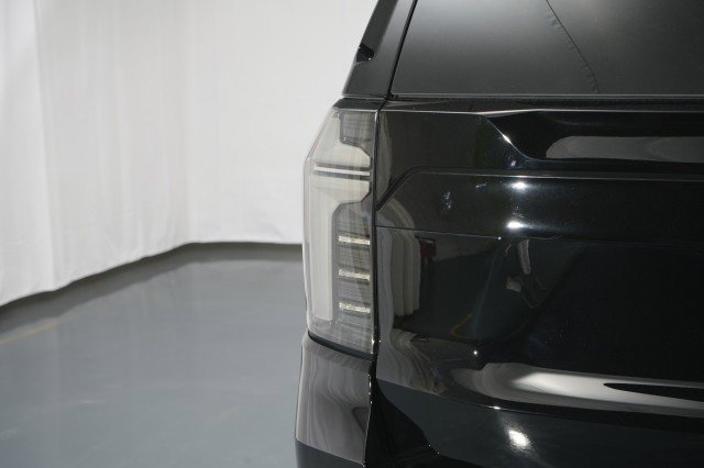 Used 2025 Chevrolet Tahoe High Country image 19