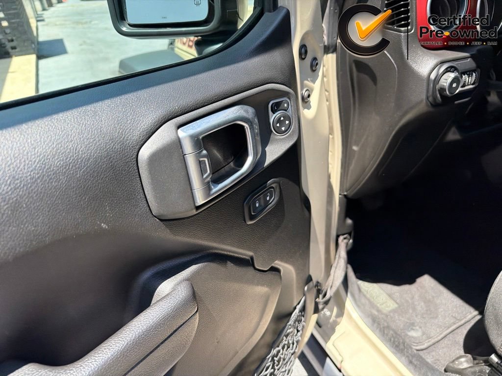Certified 2022 Jeep Wrangler Unlimited Rubicon w/ Dual Top Group AWD/4WD image 42