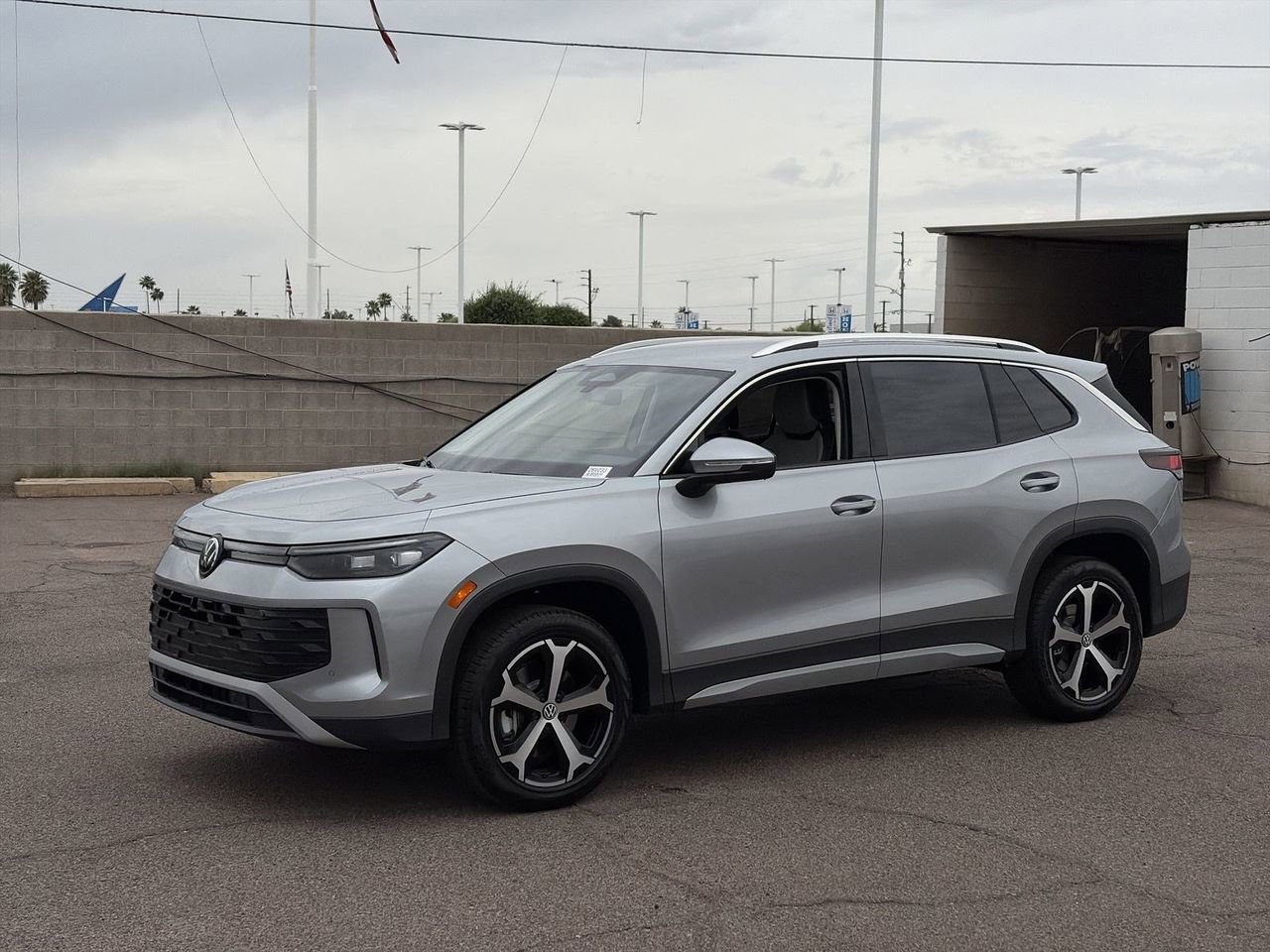New 2026 Volkswagen Tiguan SE