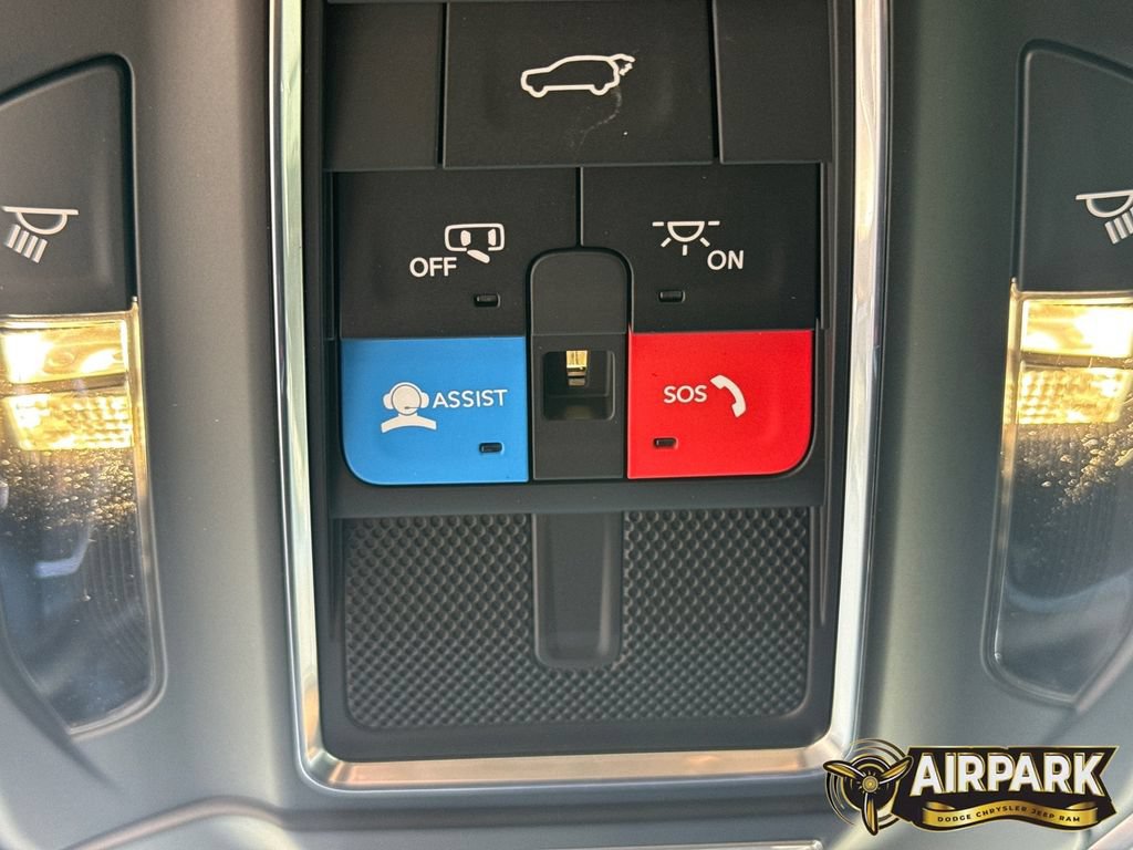 New 2026 Jeep Grand Cherokee Altitude RWD image 28