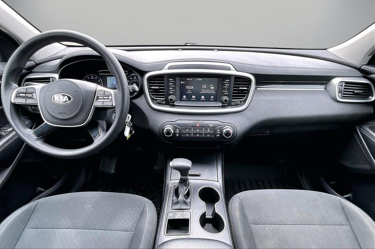Used 2020 Kia Sorento LX image 14