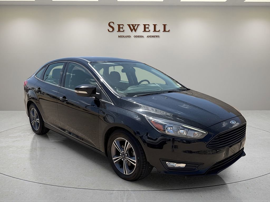 Used 2018 Ford Focus SE w/ SE Appearance Package FWD image 7