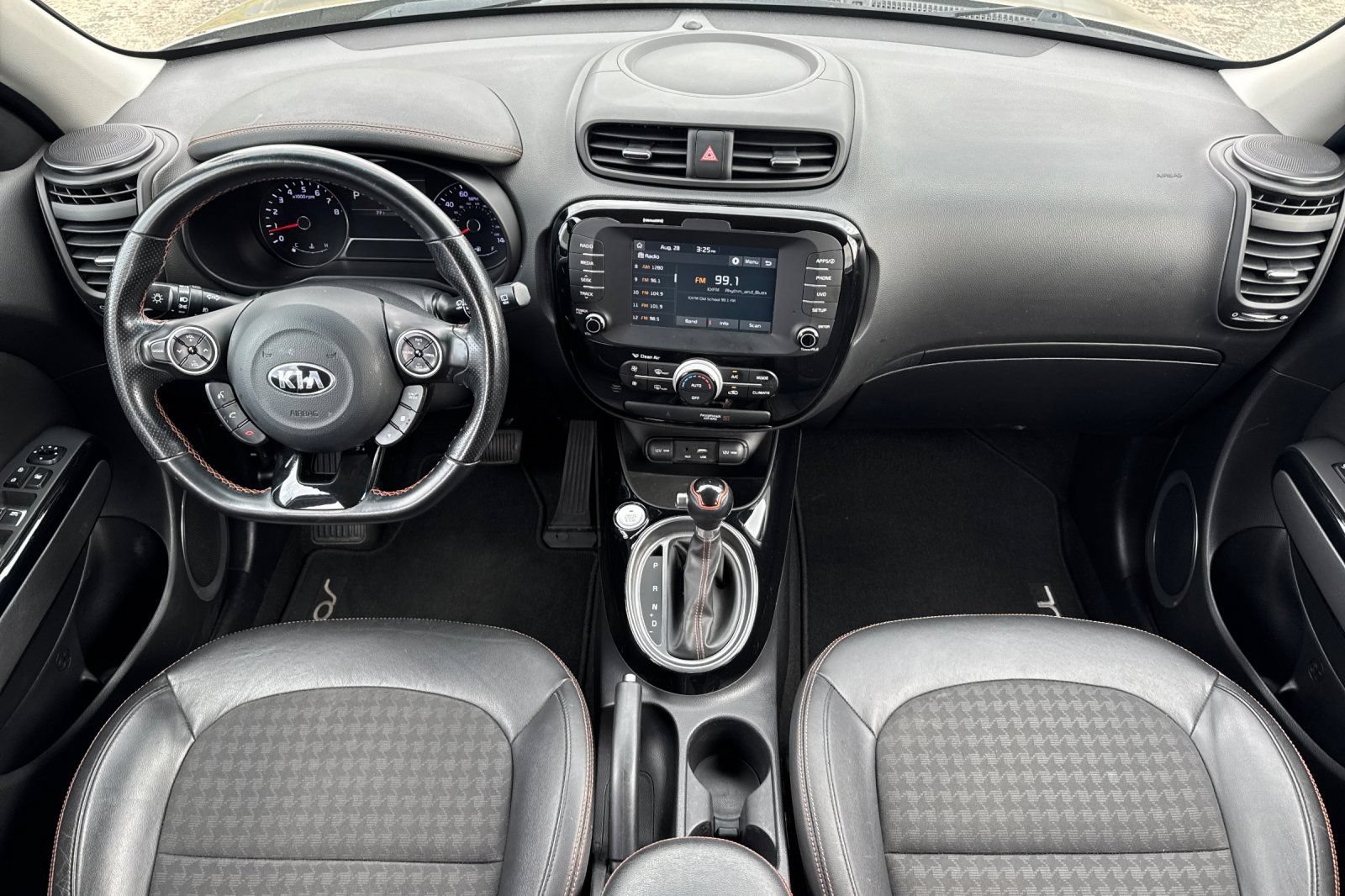 Used 2019 Kia Soul ! FWD image 12