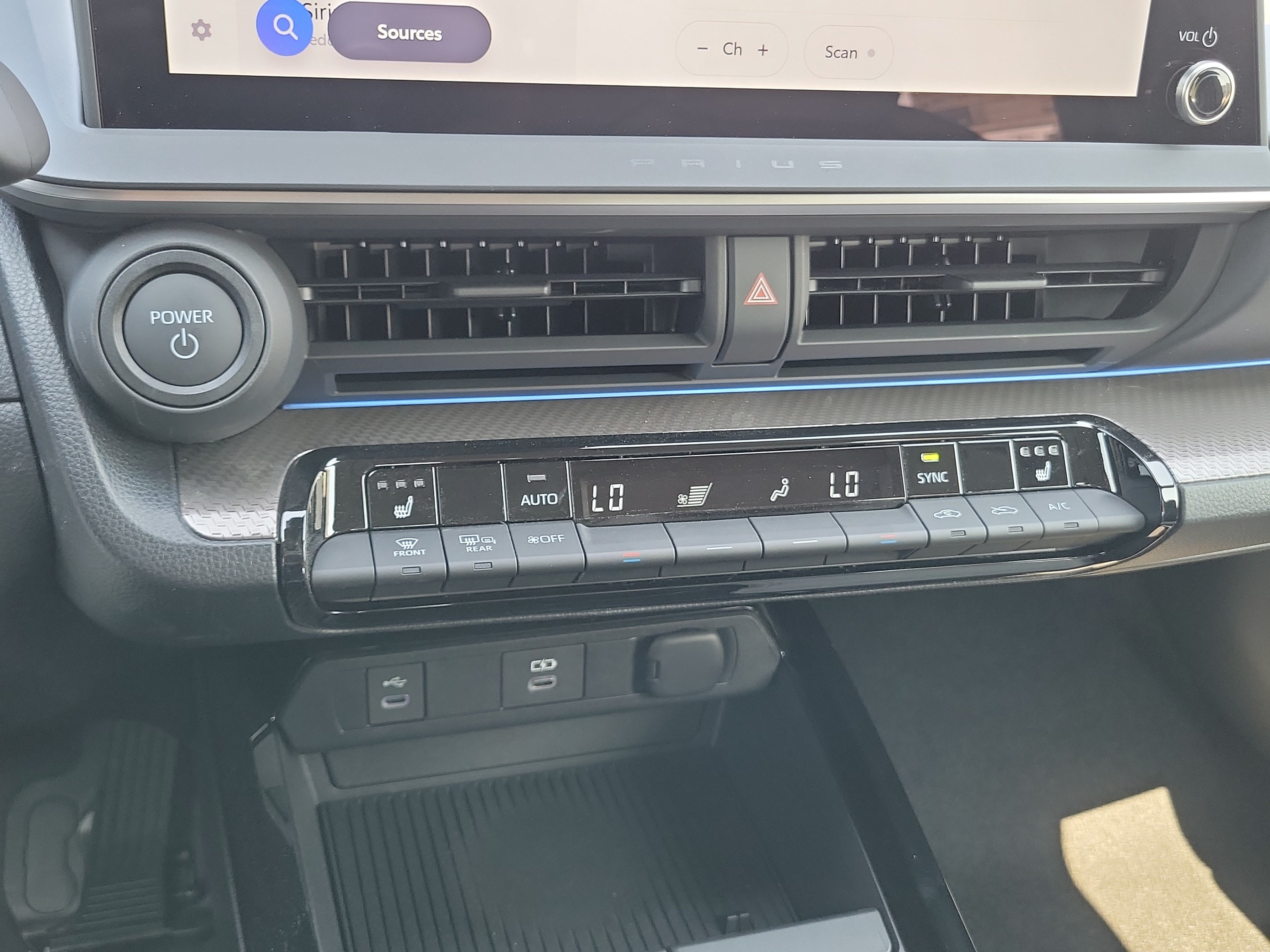 New 2027 Toyota Prius XLE FWD image 33