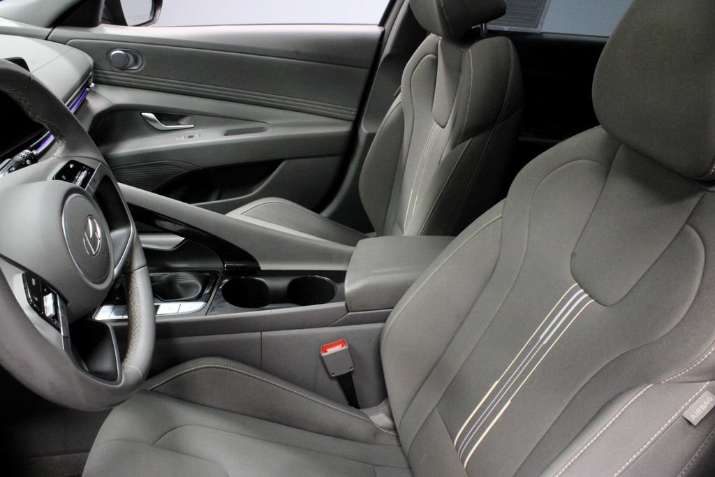 Used 2024 Hyundai Elantra SEL w/ Convenience Package FWD image 26