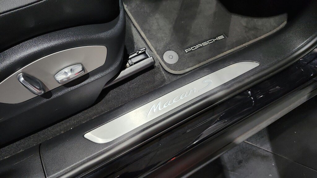 Used 2017 Porsche Macan S AWD/4WD image 35