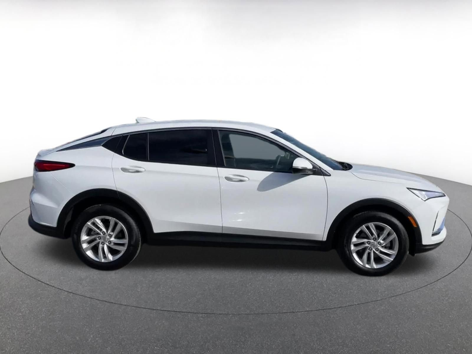 Used 2025 Buick Envista Preferred image 16