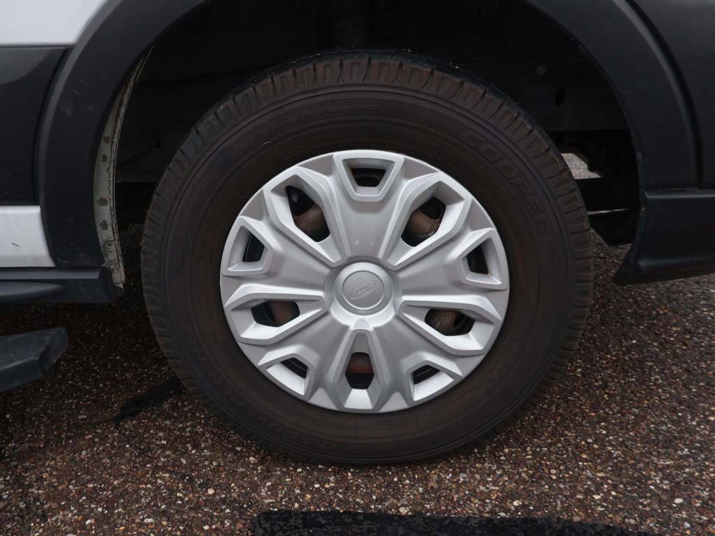 Used 2015 Ford Transit 350 XLT image 17