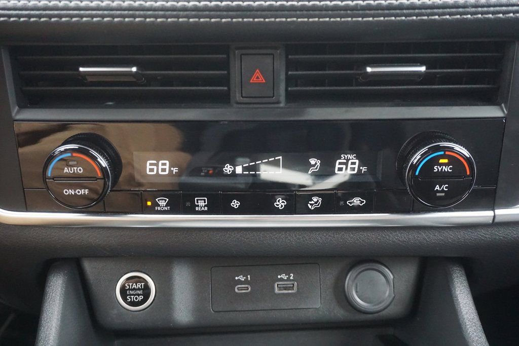 Used 2023 Nissan Rogue SV image 12