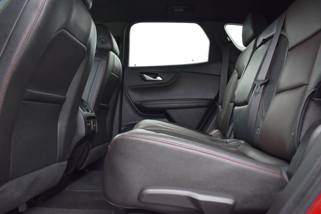 Used 2023 Chevrolet Blazer RS w/ Enhanced Convenience Package image 9