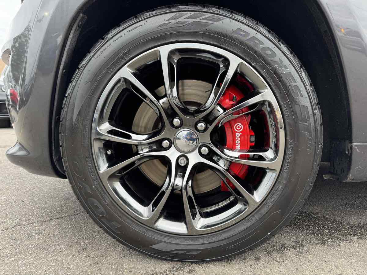 Used 2015 Jeep Grand Cherokee SRT w/ Luxury Group II AWD/4WD image 11