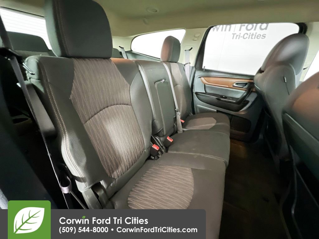 Used 2015 Chevrolet Traverse LT w/ Style and Technology Package image 17
