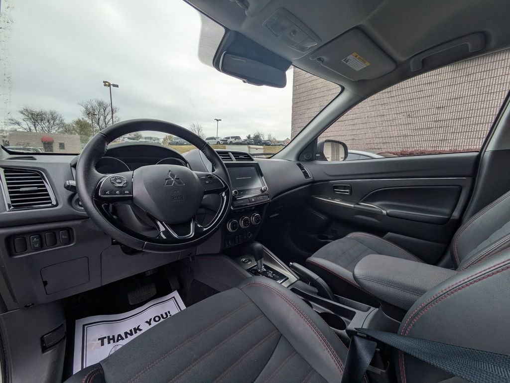 Used 2025 Mitsubishi Outlander Sport SE AWD/4WD image 14