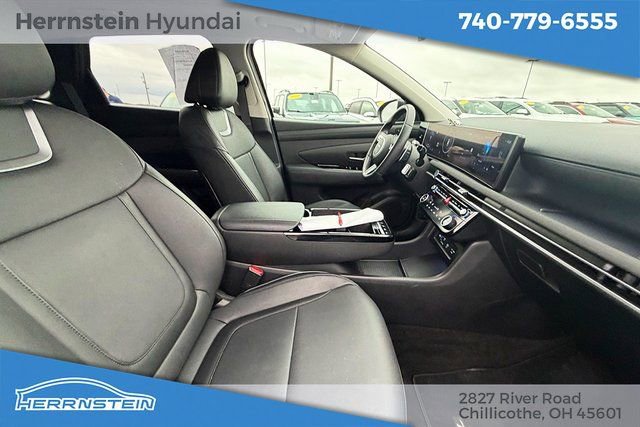 Used 2025 Hyundai Tucson Limited image 27