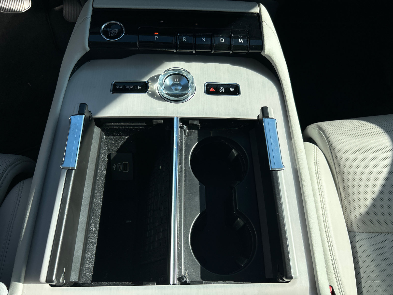 New 2026 Lincoln Navigator L Premier AWD/4WD image 25