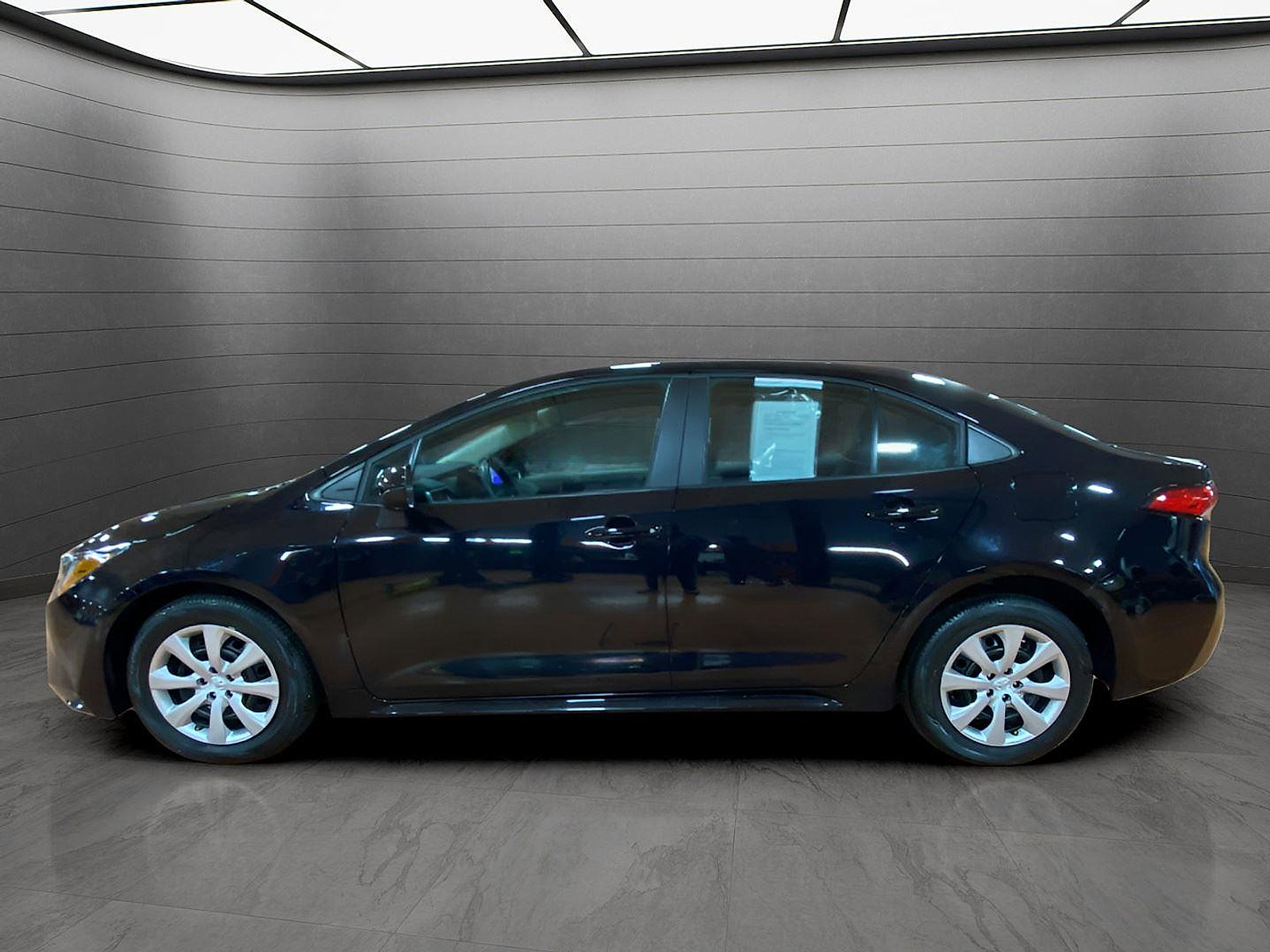 Used 2024 Toyota Corolla LE FWD video 2