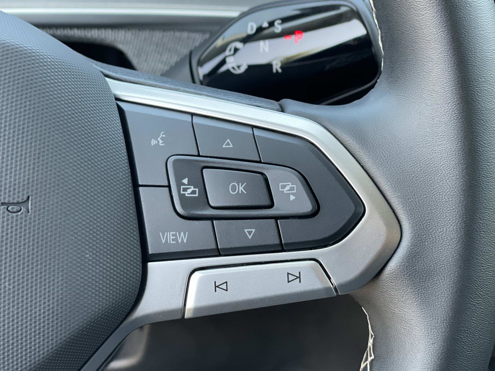 Certified 2025 Volkswagen Tiguan S FWD image 10